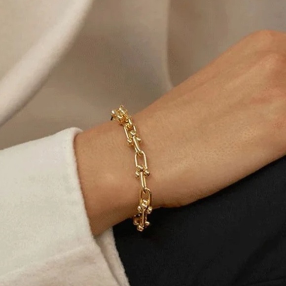 NEW Silver or Gold Chunky U Shape Chain Bracelet - Picture 4 of 8